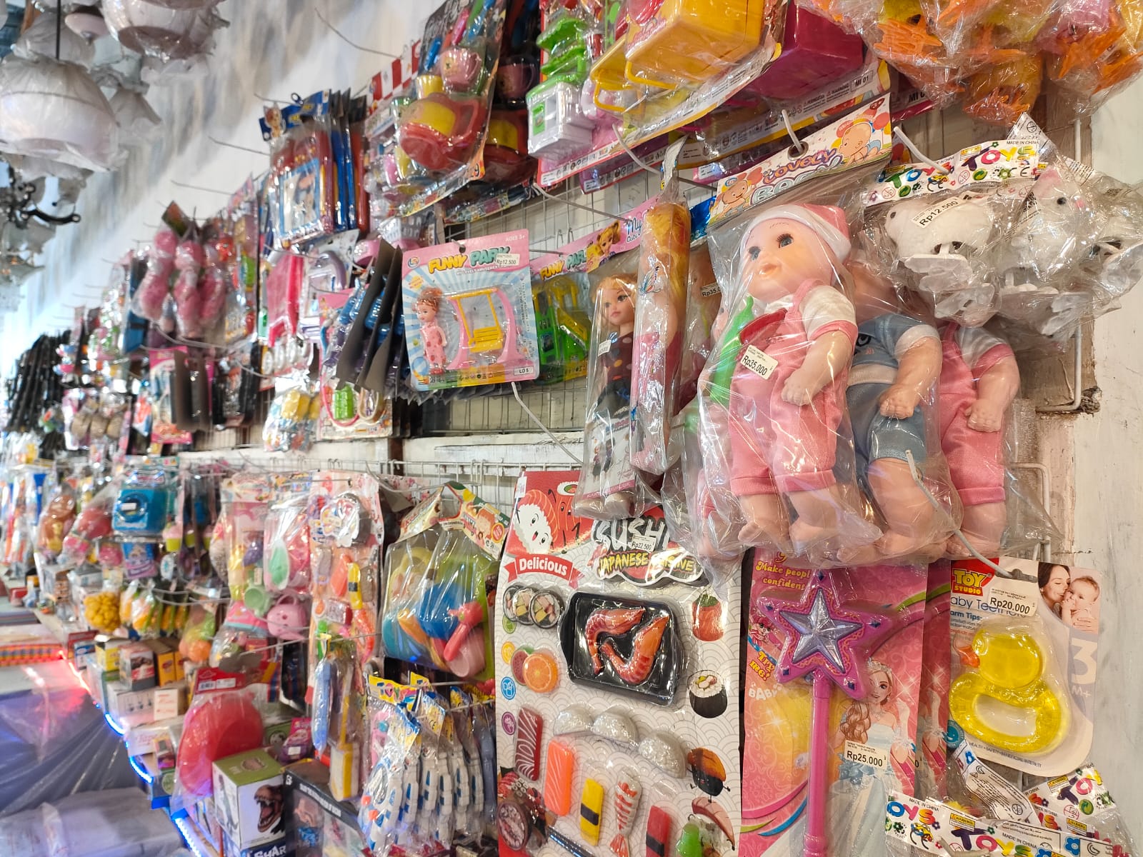 toys